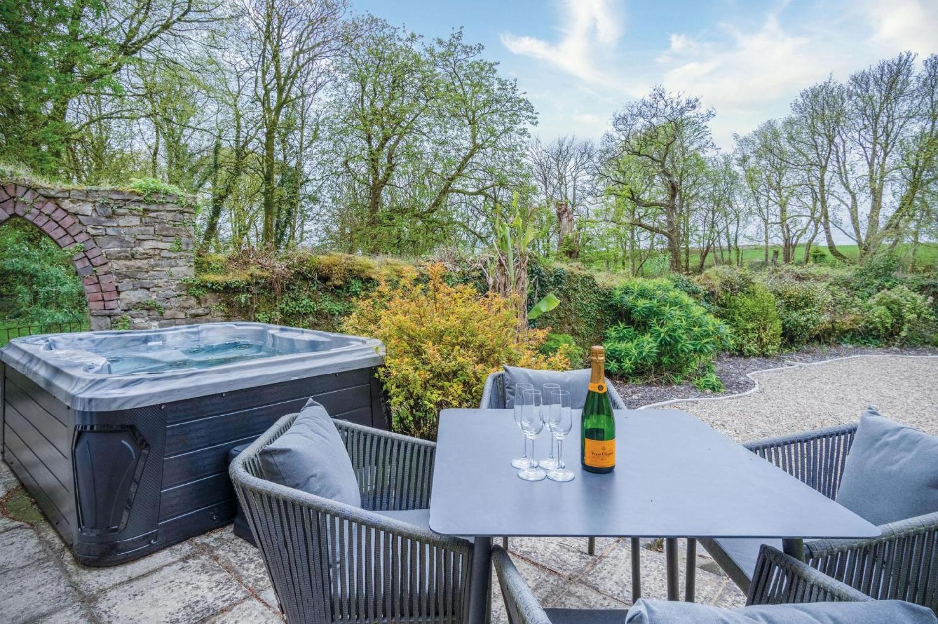 The Stables - 2 Bedroom Cottage - Princes Gate Ludchurch Exteriér fotografie
